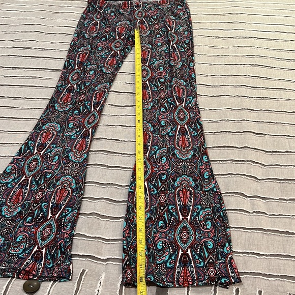 Junior size large printed bell bottom flare pants. Elastic waist band - Picture 4 of 7